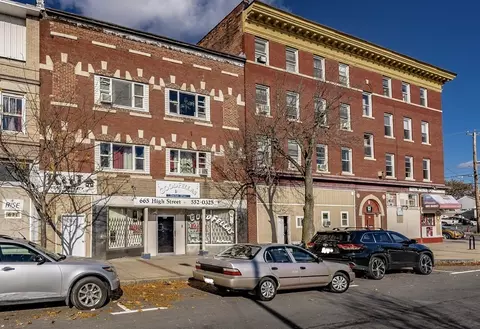 665 High St, Holyoke, MA 01040
