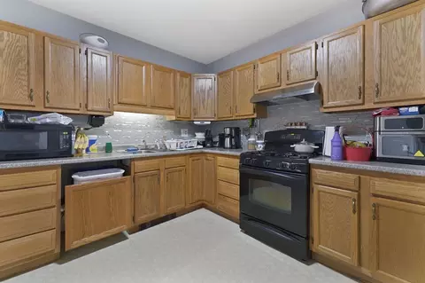 127 Eastern Ave, Springfield, MA 01109 photo 12