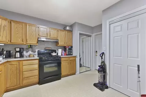 127 Eastern Ave, Springfield, MA 01109 photo 9