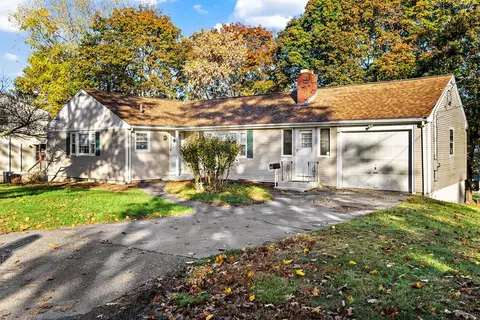 28 Elmwood Ave, Natick, MA 01760