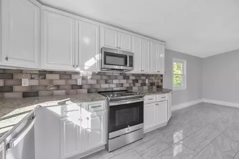305 Denver St, Springfield, MA 01109 photo 9