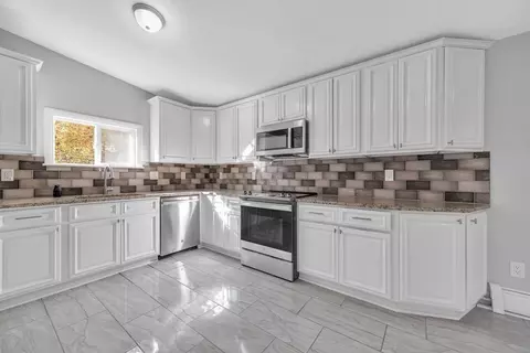 305 Denver St, Springfield, MA 01109 photo 7