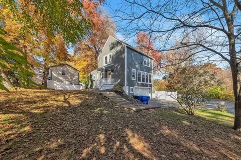 305 Denver St, Springfield, MA 01109 photo 2