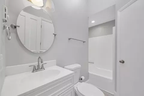 305 Denver St, Springfield, MA 01109 photo 32