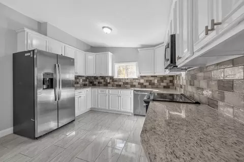 305 Denver St, Springfield, MA 01109 photo 12