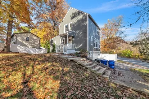 305 Denver St, Springfield, MA 01109 photo 3
