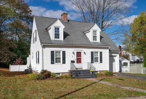 11 Anderson Ave, Holyoke, MA 01040