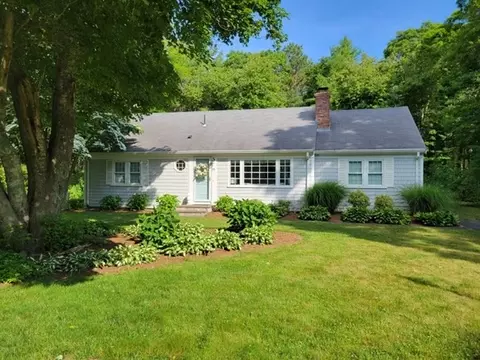 86 Mooring Dr, Barnstable, MA 02635
