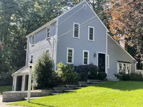 96 Pleasant St, Norwell, MA 02061