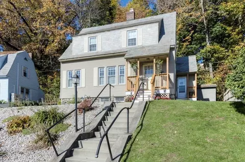 5 Poniken Rd, Worcester, MA 01606