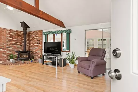 37 Macarthur Rd, Beverly, MA 01915 photo 4