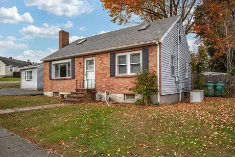 37 Macarthur Rd, Beverly, MA 01915 photo 2