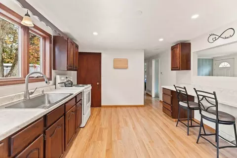 37 Macarthur Rd, Beverly, MA 01915 photo 10