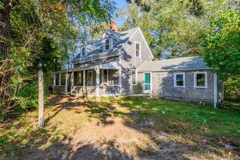 50 Marstons Ln, Barnstable, MA 02675