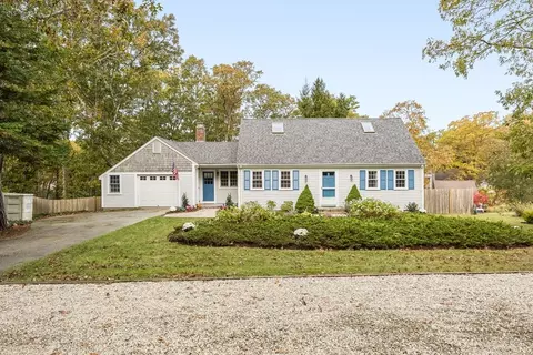 33 Lakewood Dr, Harwich, MA 02645