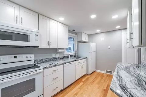 111 Mayflower Rd, Springfield, MA 01118 photo 6