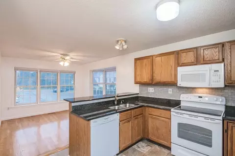 36 Castlegate #36, Springfield, MA 01129 photo 3