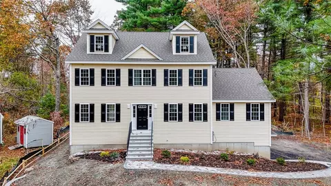 80 Keystone Ln, Billerica, MA 01821