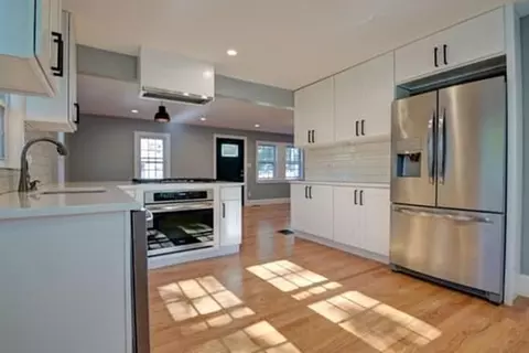 81 Lakehurst Ave, Weymouth, MA 02189