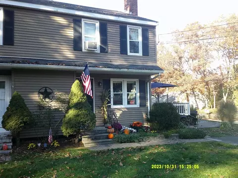 77 Indian Run Rd #77, Bellingham, MA 02019