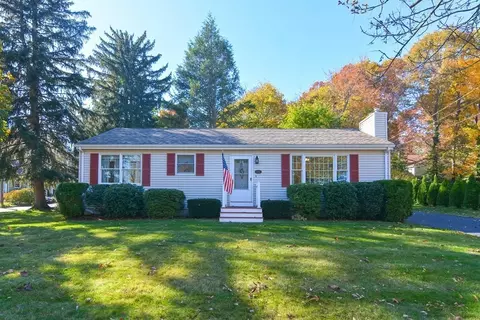 100 St Nicholas Ave, Worcester, MA 01606