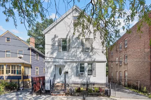 23 Kenney St, Jamaica Plain, MA 02130