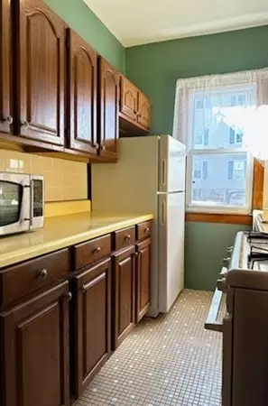 8 Lane St, Fall River, MA 02721 photo 4