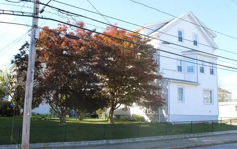 8 Lane St, Fall River, MA 02721 photo 3