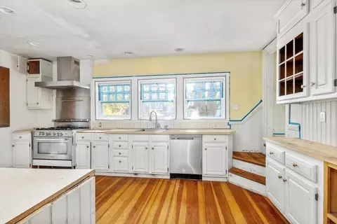 62 Winter St, Hingham, MA 02043 photo 8