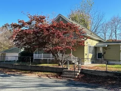 85 Miller Ave, Blackstone, MA 01504