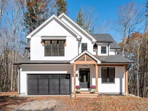 15 Houghton Rd, Princeton, MA 01541