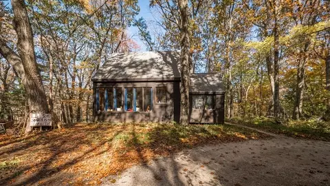 24 Paradise Rd, Ipswich, MA 01938