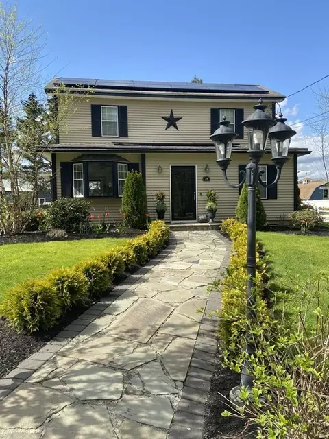 29 Ennis Rd, Oxford, MA 01537