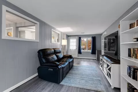 97 Hadley St, Springfield, MA 01118 photo 6