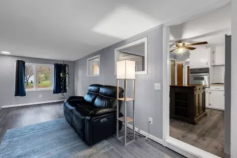 97 Hadley St, Springfield, MA 01118 photo 8