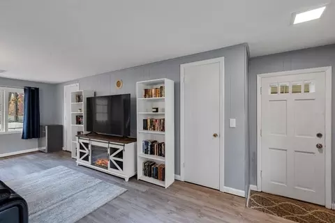 97 Hadley St, Springfield, MA 01118 photo 7