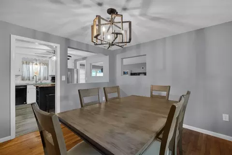 97 Hadley St, Springfield, MA 01118 photo 12