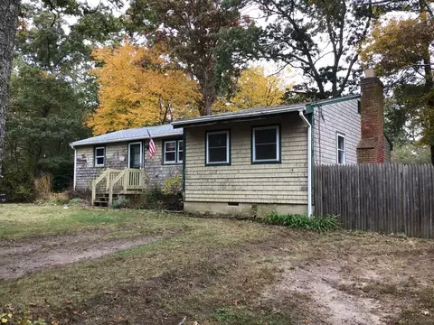 7 Mildred St, Plymouth, MA 02360