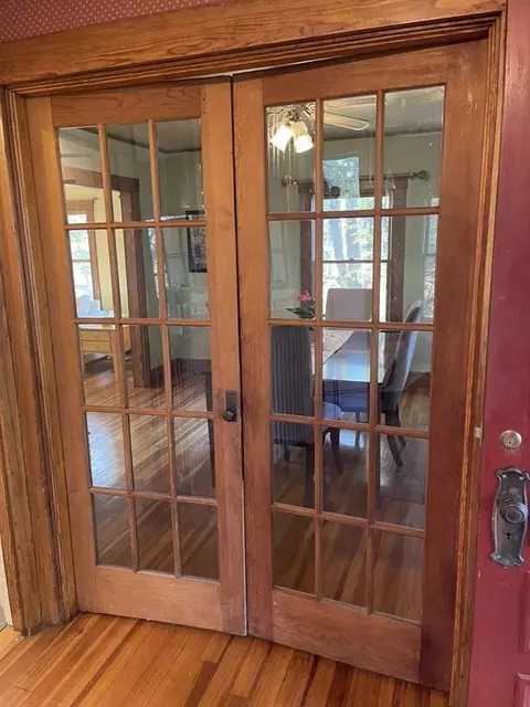 8 Burlington St, Woburn, MA 01801