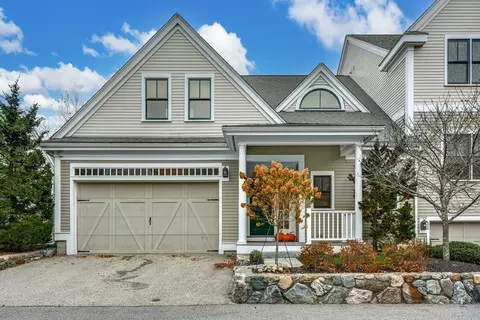 42 Courtyard Pl #42, Lexington, MA 02420