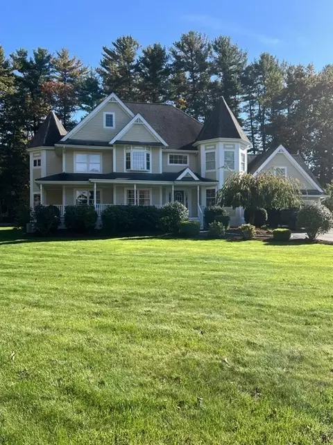 25 Lilah Ln, Pembroke, MA 02359