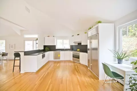 65 Forest St, Brookline, MA 02445 photo 3