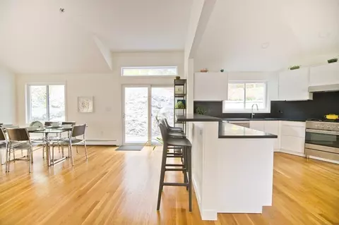 65 Forest St, Brookline, MA 02445 photo 5
