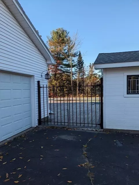 17 Stephen Dr, Webster, MA 01570 photo 32