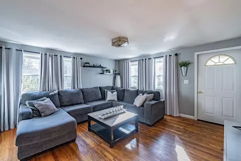 68 Cornflower St, Springfield, MA 01118 photo 4