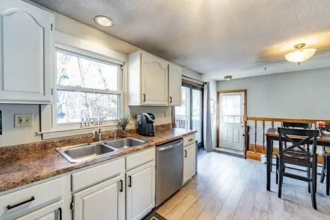 68 Cornflower St, Springfield, MA 01118 photo 9