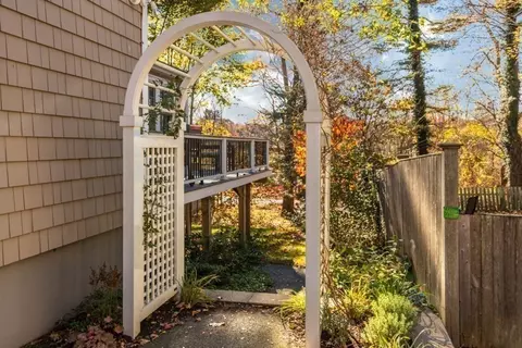 28 Willow St, Reading, MA 01867 photo 25