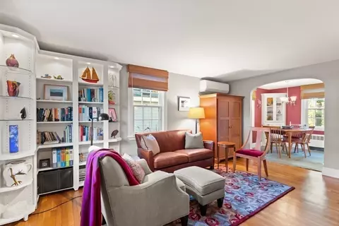 28 Willow St, Reading, MA 01867 photo 5