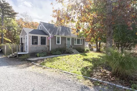 1093 Millstone Rd, Brewster, MA 02631