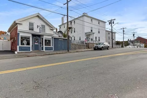 40-42 Middle St, Gloucester, MA 01930 photo 3